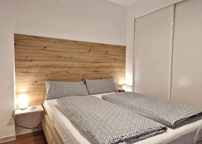 Sr Reserva De 2bdr With Private Garden *