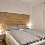 Sr Reserva De 2bdr With Private Garden *