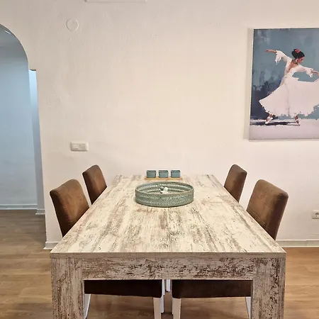 Sr Reserva De 2bdr With Private Garden Apartman